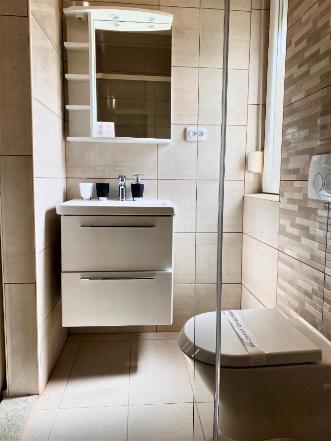 Guesthouse Mira Rab Town Ngoại thất bức ảnh