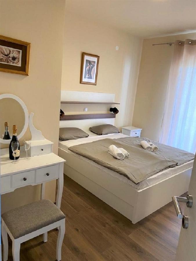 Guesthouse Mira Rab Town Ngoại thất bức ảnh