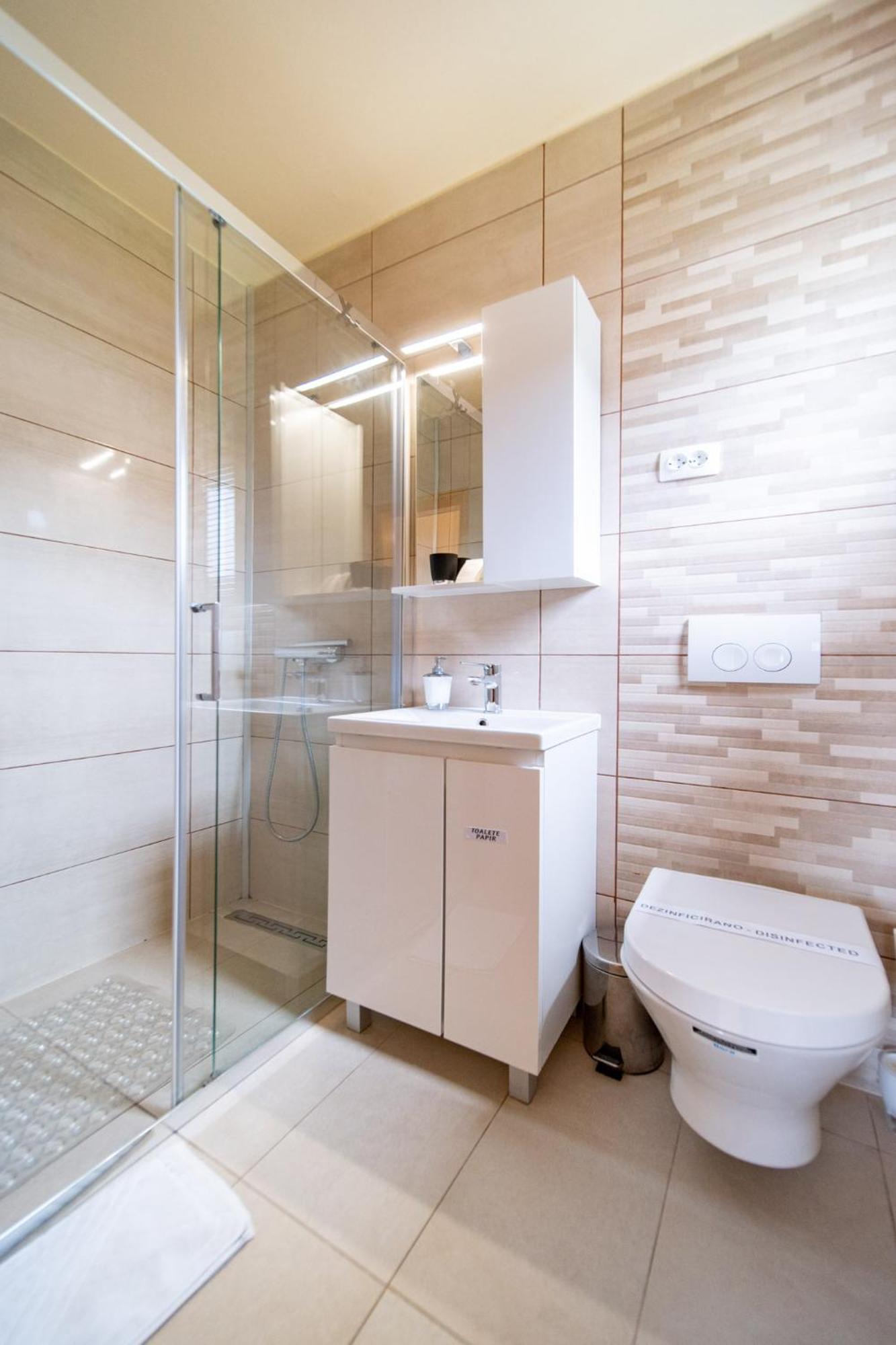 Guesthouse Mira Rab Town Ngoại thất bức ảnh