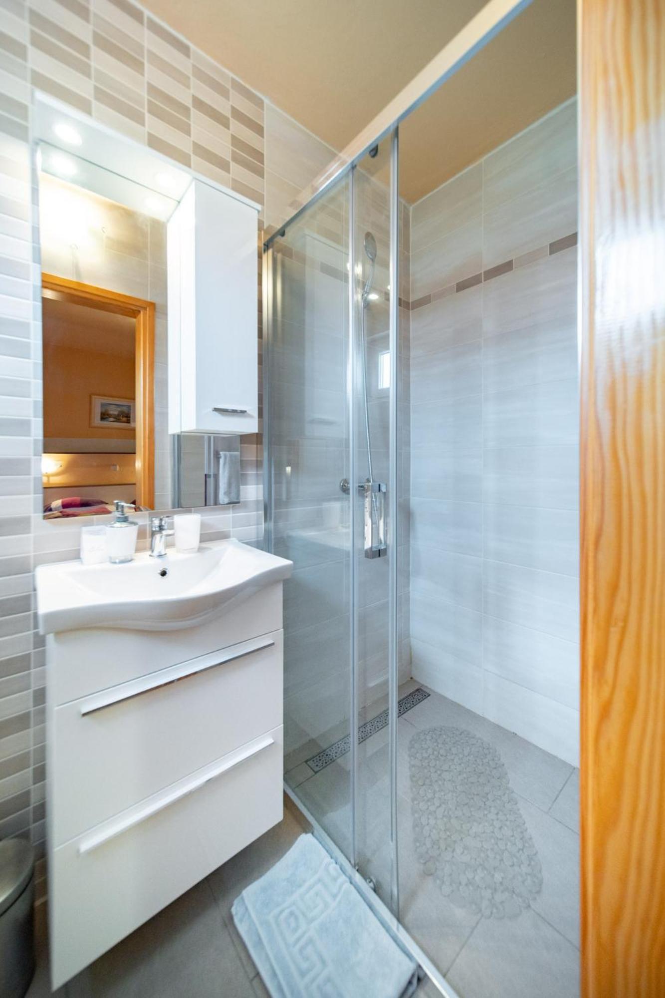 Guesthouse Mira Rab Town Phòng bức ảnh