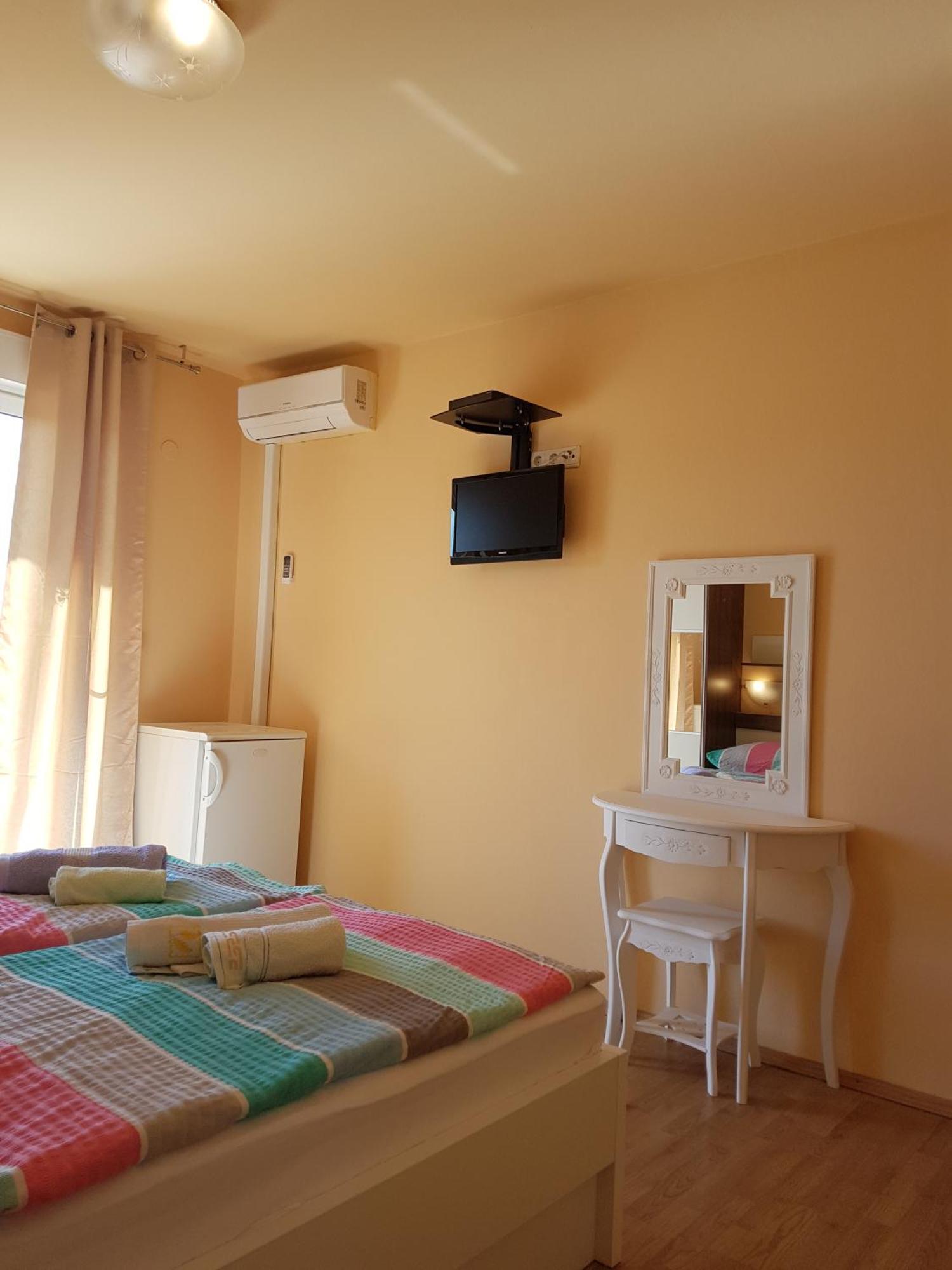 Guesthouse Mira Rab Town Phòng bức ảnh