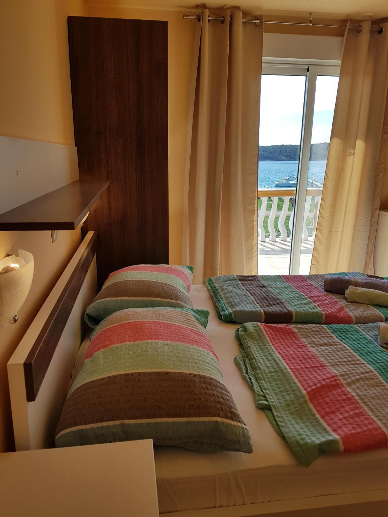 Guesthouse Mira Rab Town Ngoại thất bức ảnh