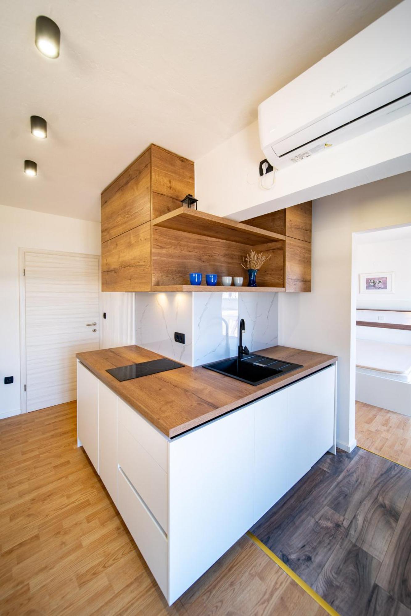 Guesthouse Mira Rab Town Ngoại thất bức ảnh