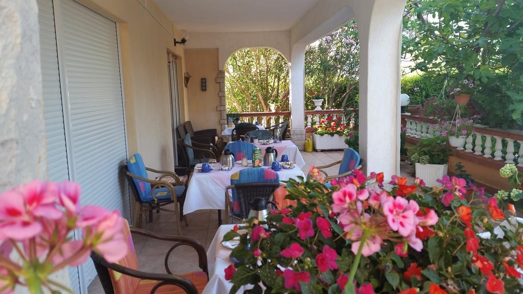 Guesthouse Mira Rab Town Ngoại thất bức ảnh