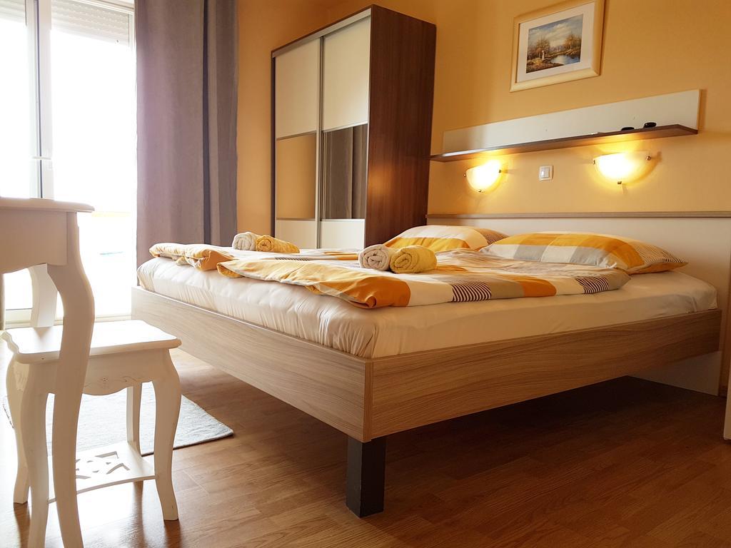 Guesthouse Mira Rab Town Ngoại thất bức ảnh
